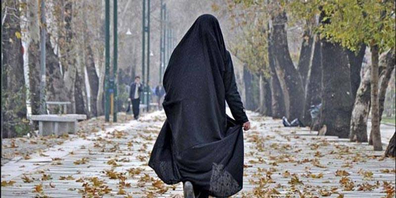 شبهه: آیا رنگ مشکی چادر مکروه است؟ 