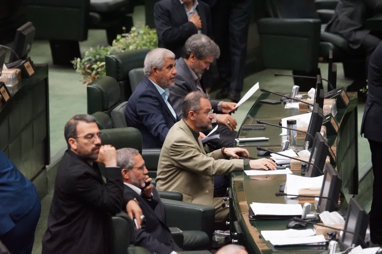 مشکلات اقتصادی حاصل بی تدبیری‌ها و ضعف مدیریتی است