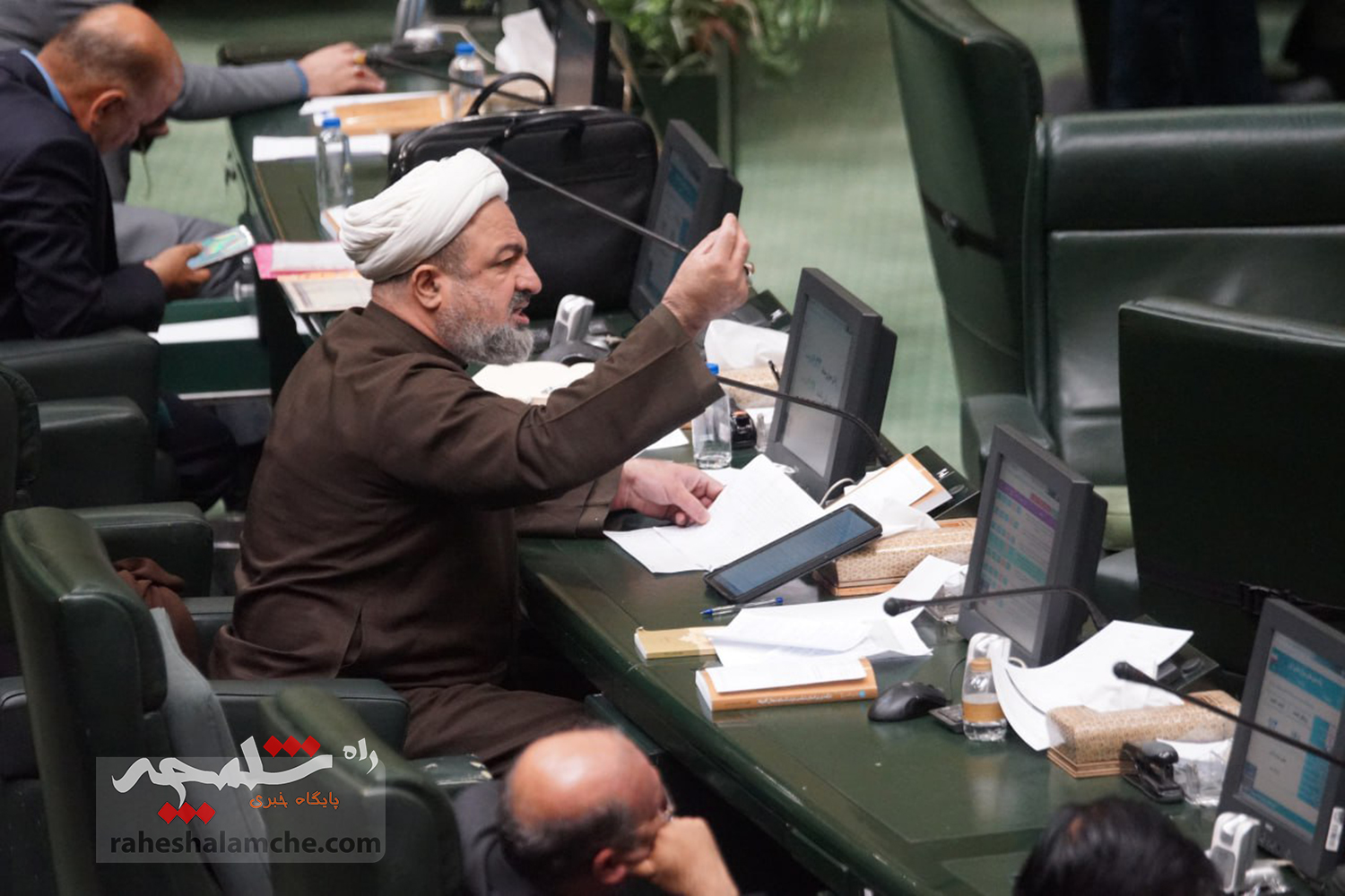 رسایی پیشنهاد رفراندوم داد