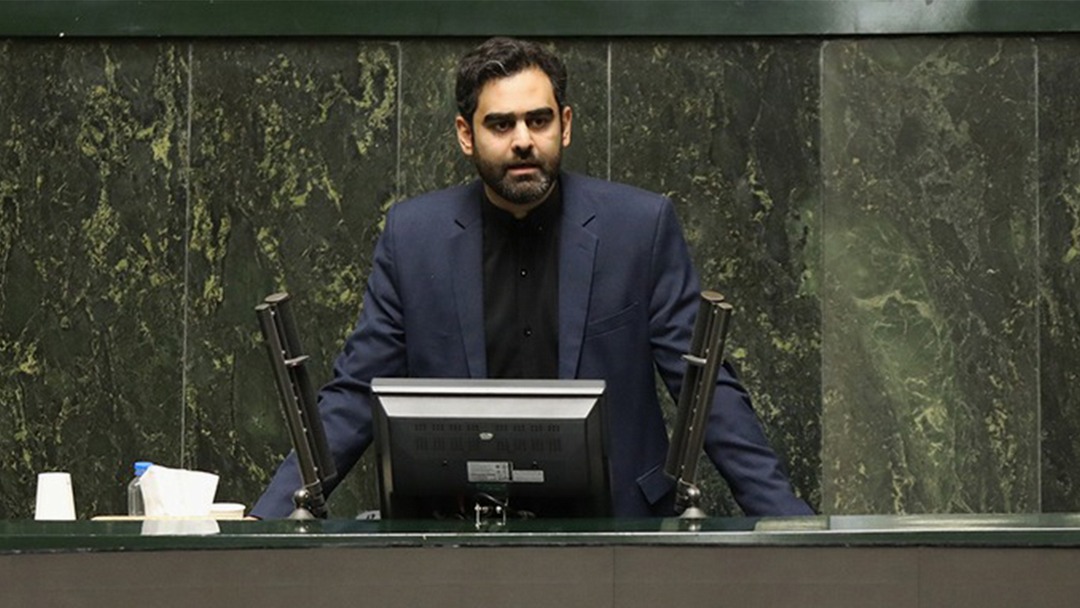 انتقاد ثابتی به فرمانده سپاه محمد رسوالله و وزیر اقتصاد