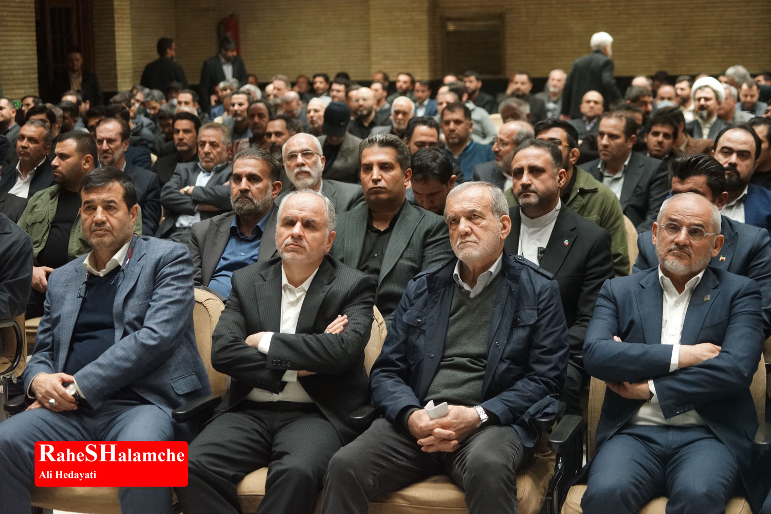 چه کسانی مراسم ختم خانواده سقاب اصفهانی بودند؟ +تصاویر