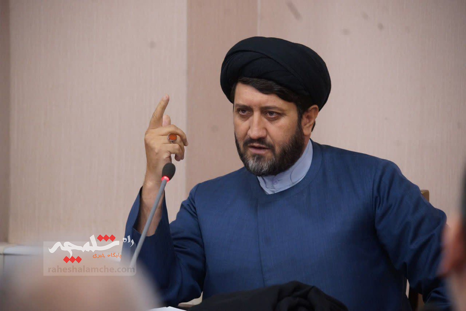 سیدعلی حسینی: برخی از نمایندگان ادوار، مسافرکشی می‌کنند