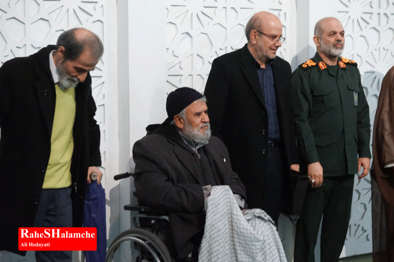 تقدیر از جانبازان در نماز جمعه تهران +عکس