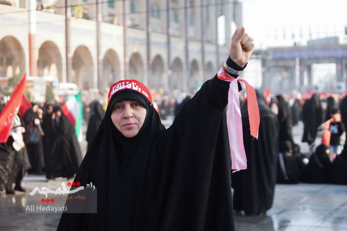 مصلی تهران، قلب تپنده ایران در سوگ رهبر شهید +تصاویر