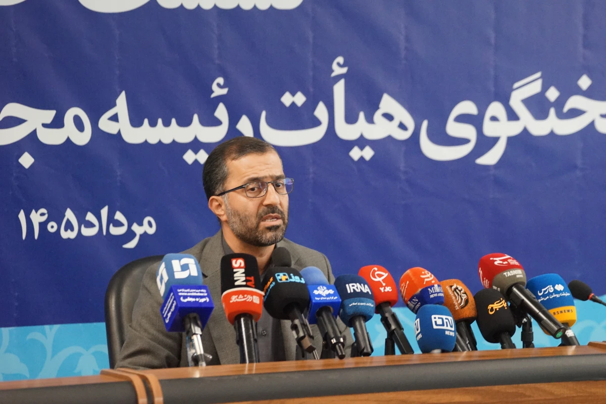 نشست صمیمی سخنگوی مجلس با خبرنگاران +تصاویر