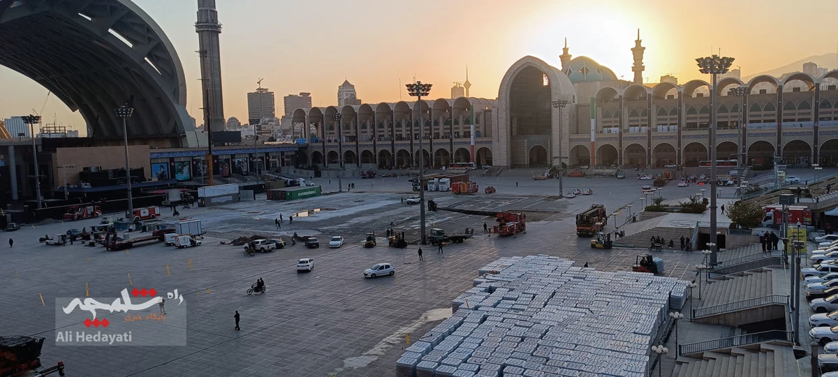 آماده سازی مصلی امام خمینی(ره) محل استقرار پیکر رهبر شهید انقلاب +تصاویر