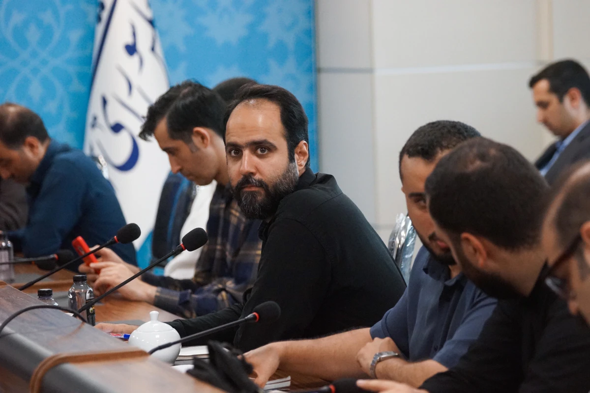 نشست صمیمی سخنگوی مجلس با خبرنگاران +تصاویر