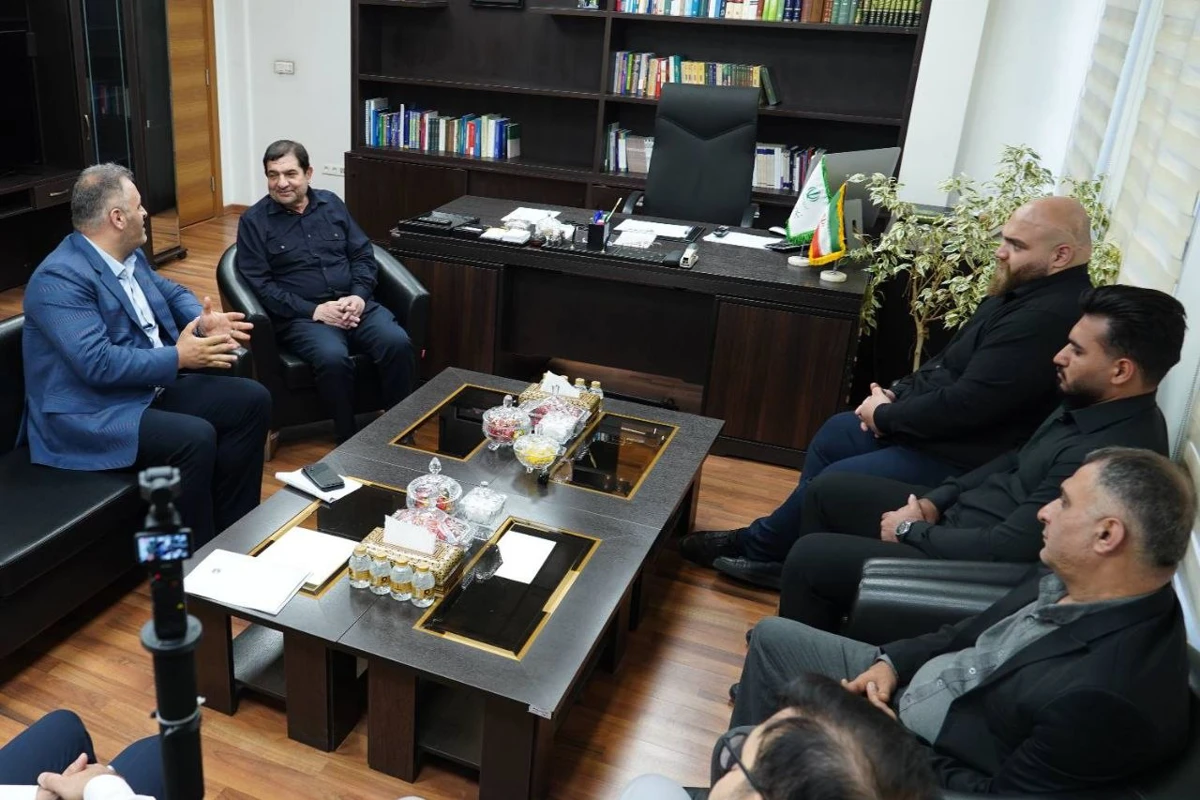 دیدار قهرمانان وزنه برداری با مخبر +تصاویر