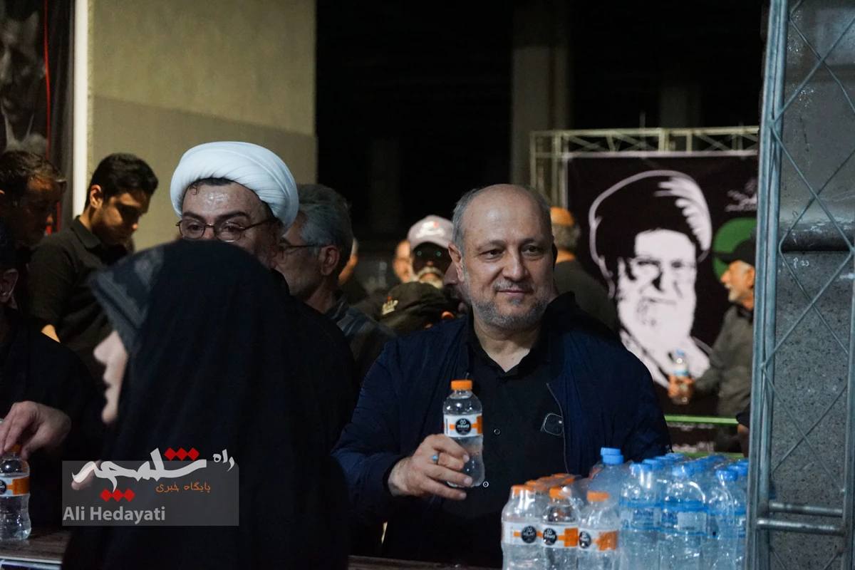 مصلی تهران، قلب تپنده ایران در سوگ رهبر شهید +تصاویر