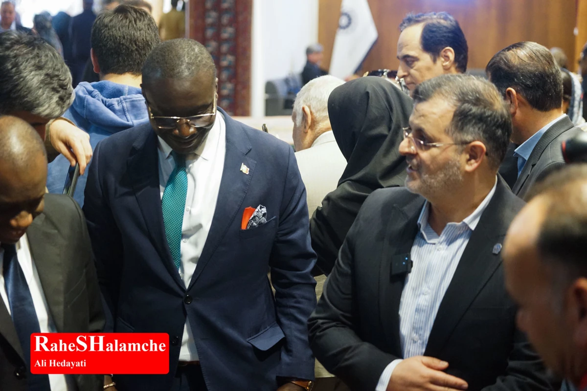 افتتاح نمایشگاه فرش دست‌بافت با حضور شهباز حسن‌پور در تهران +تصاویر