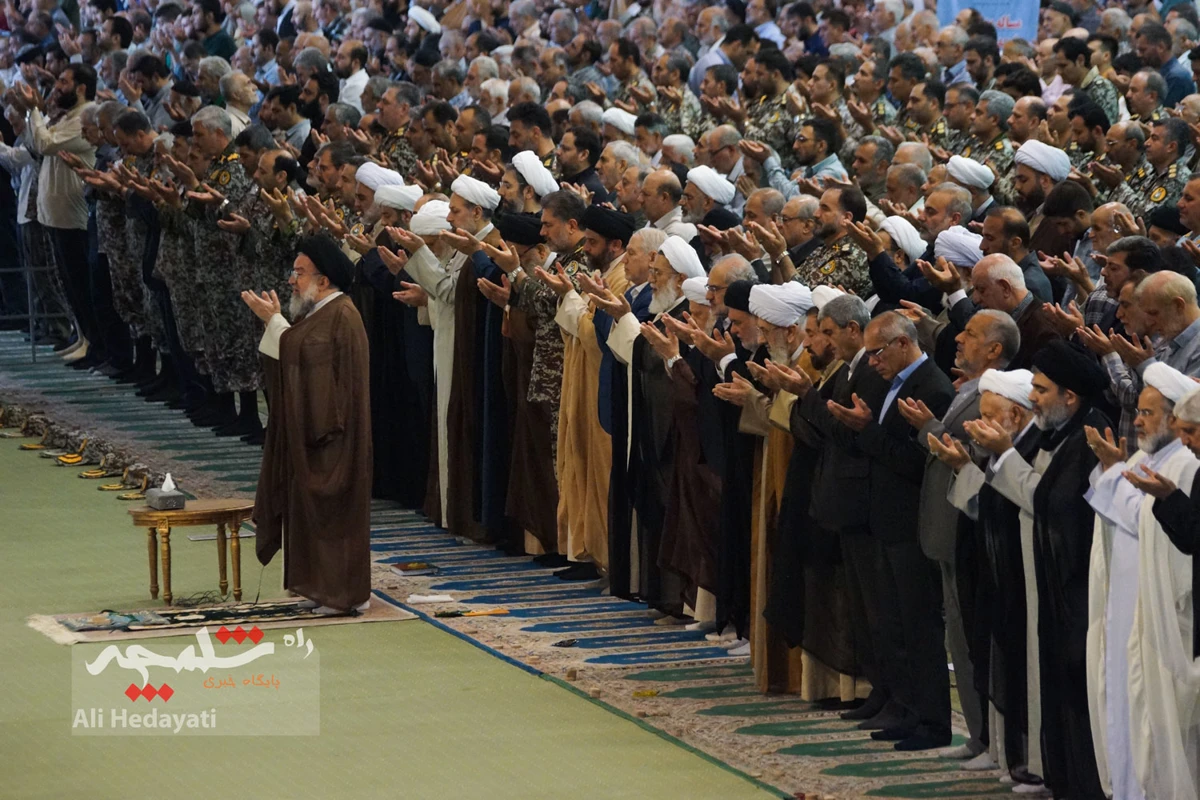 نماز جمعه تهران در سالروز تشکیل قرارگاه پدافند هوایی +تصاویر