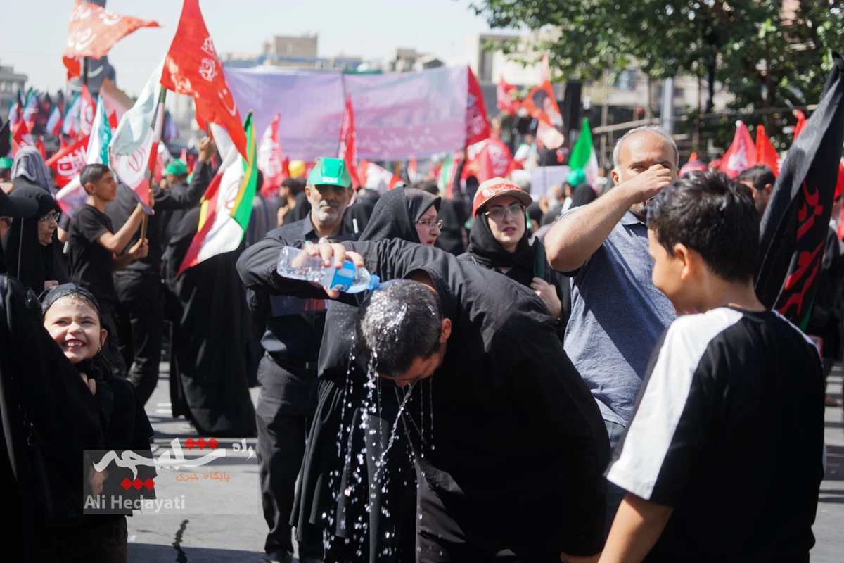 بزرگترین تشییع تاریخی جهانی در تهران +تصاویر