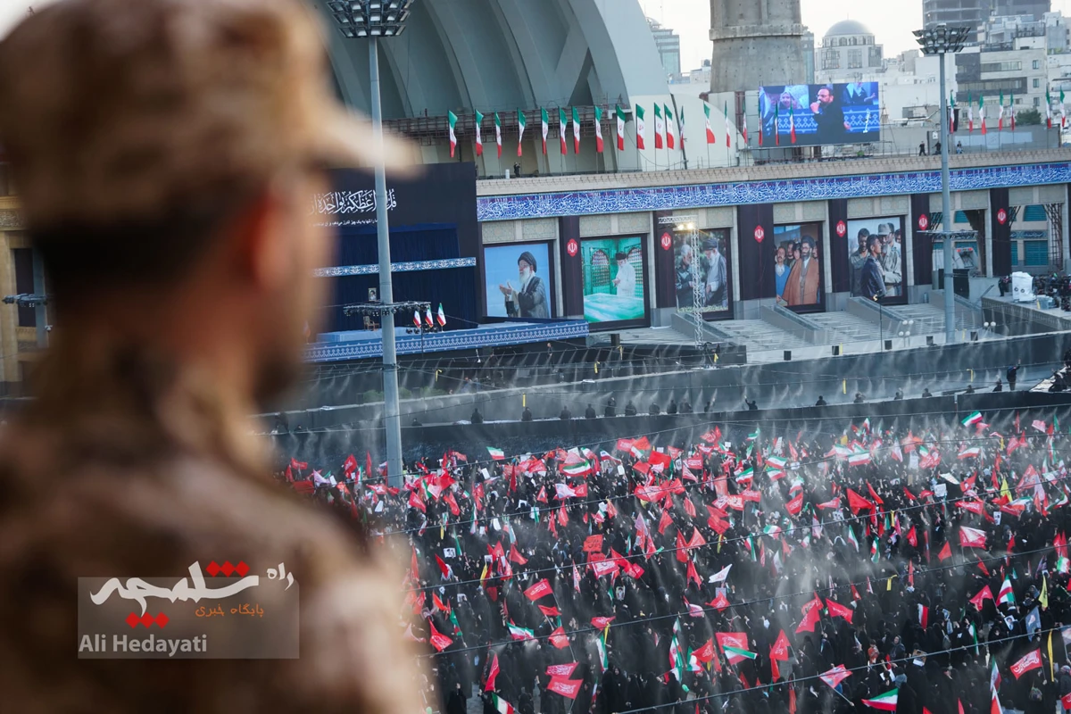 مصلی تهران، قلب تپنده ایران در سوگ رهبر شهید +تصاویر