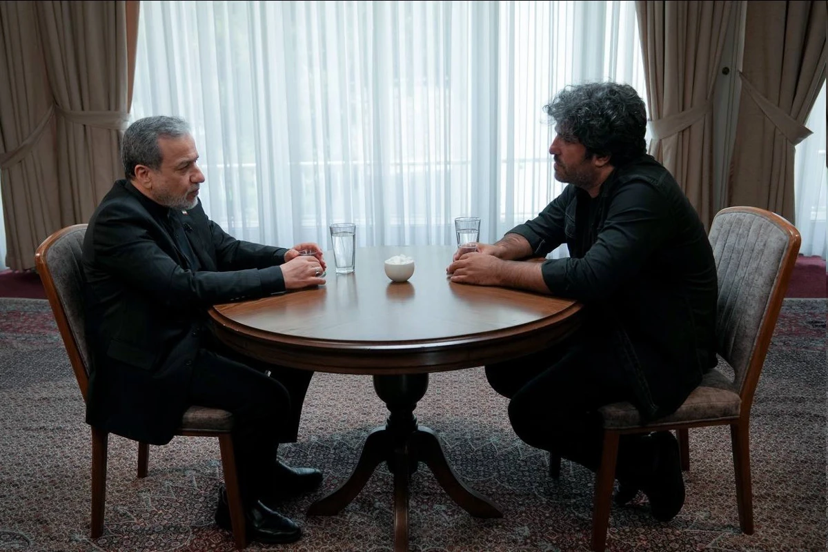 رسایی: این فرد یا نمی‌داند سقوط یک شهر یعنی چه یا مریض است! +فیلم