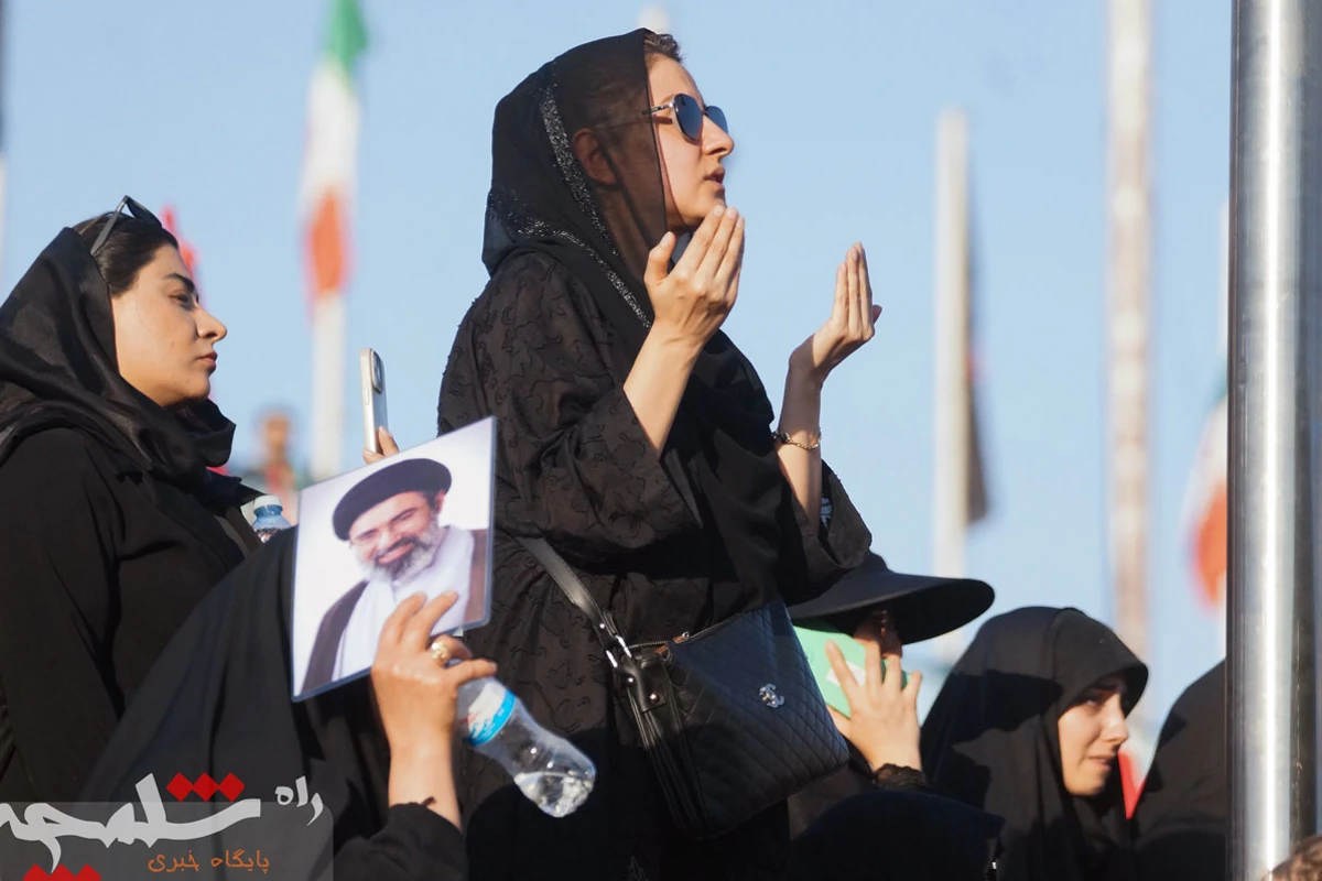 پایان وداع با شکوه با آقای شهید ایران +تصاویر