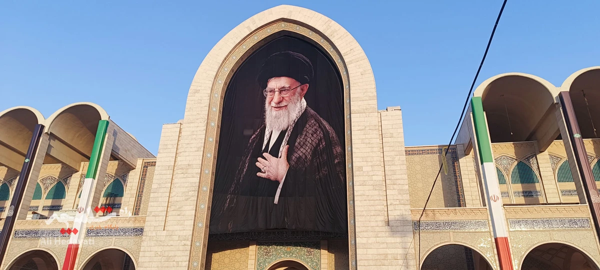 آماده سازی مصلی امام خمینی(ره) محل استقرار پیکر رهبر شهید انقلاب +تصاویر