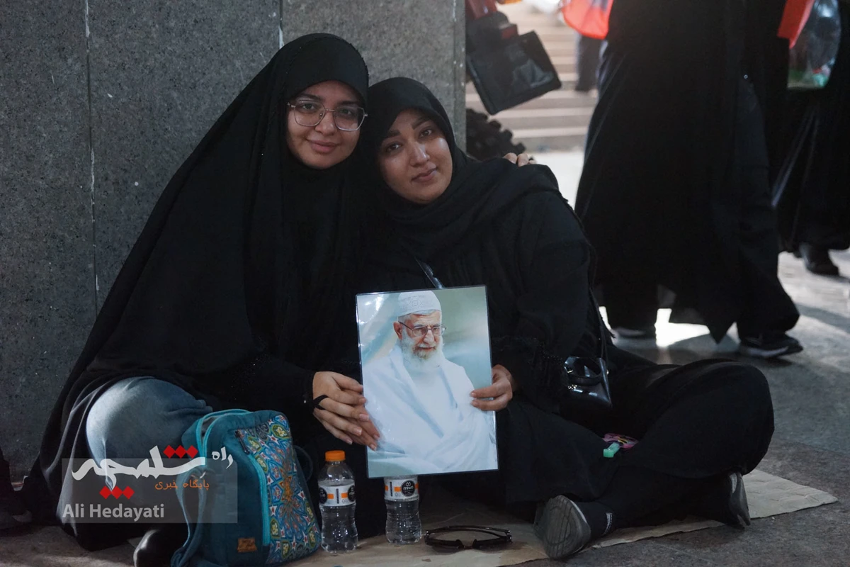 مصلی تهران، قلب تپنده ایران در سوگ رهبر شهید +تصاویر