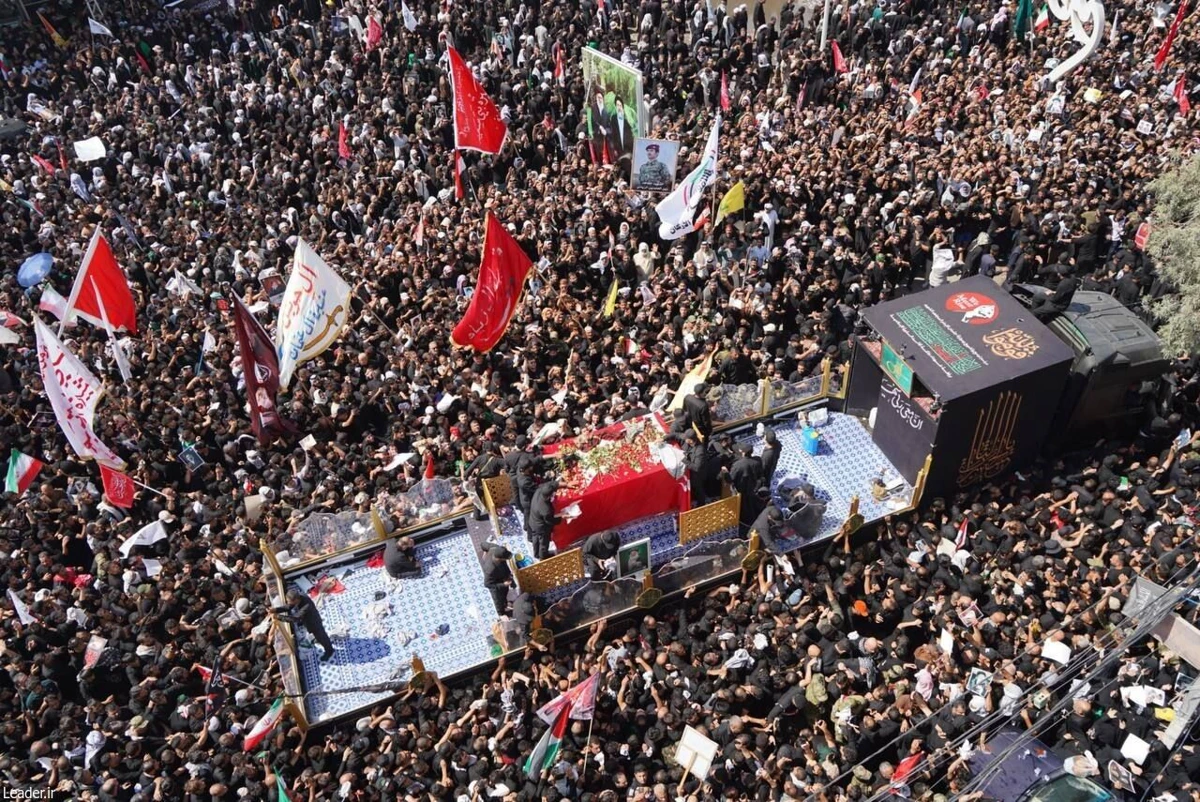 تشییع باشکوه رهبر شهید ایران در نجف اشرف +تصاویر