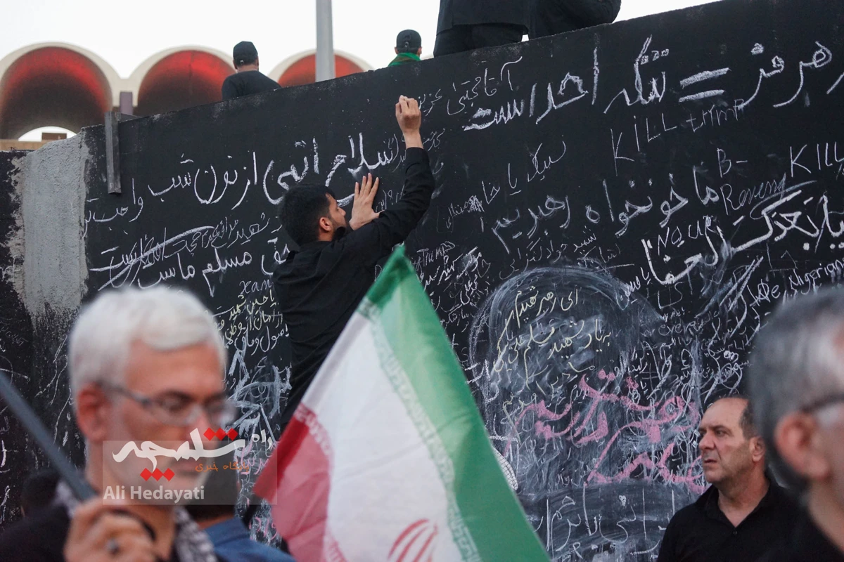 پایان وداع با شکوه با آقای شهید ایران +تصاویر