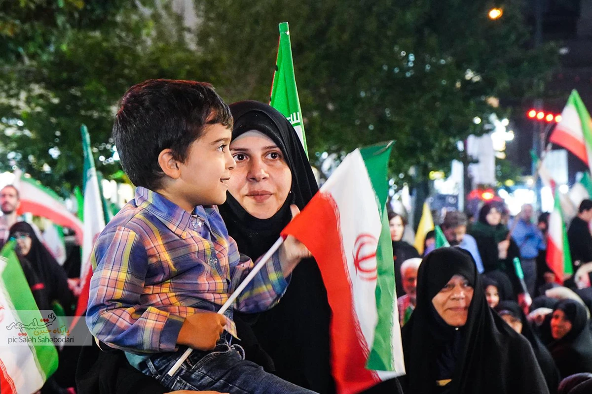 اجتماع هفتاد و هفتمین اجتماع مردمی در چهارراه کوکلا +تصاویر