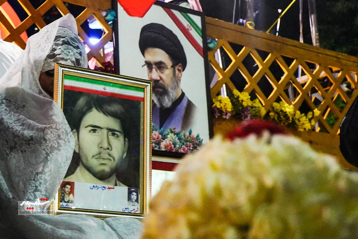 اجتماع شبانه مردمی همراه با جشن ازدواج +تصاویر
