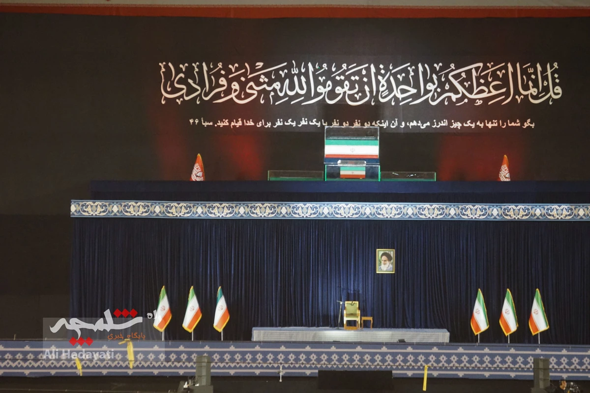 مصلی تهران، قلب تپنده ایران در سوگ رهبر شهید +تصاویر