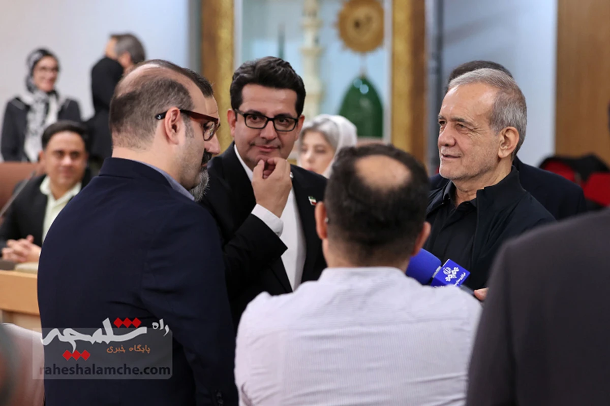 نشست خبری رئیس جمهور با خبرنگاران +تصاویر