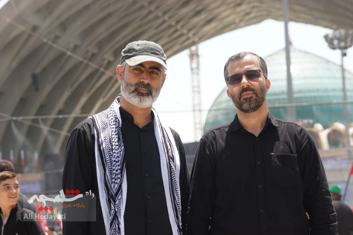 خروش عاشقان خامنه‌ای شهید در مصلای امام خمینی(ره) در مصلی تهران