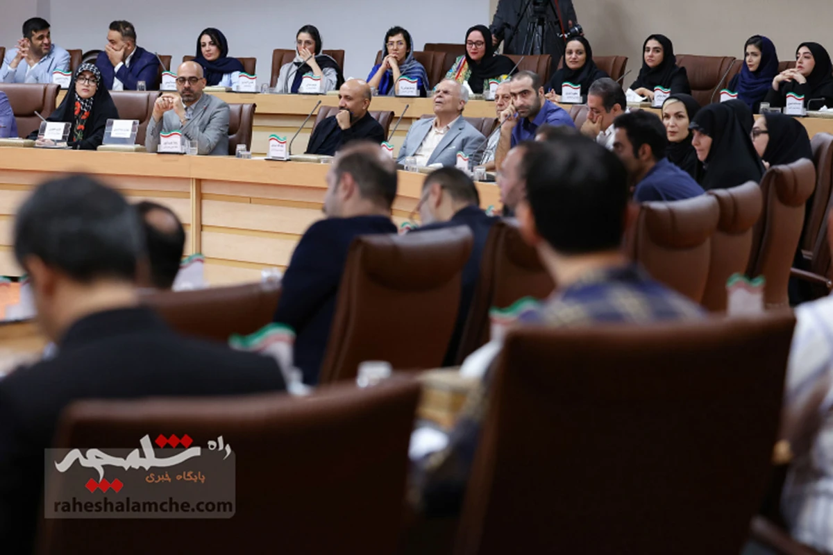 نشست خبری رئیس جمهور با خبرنگاران +تصاویر