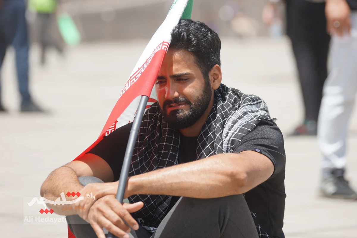 خروش عاشقان خامنه‌ای شهید در مصلای امام خمینی(ره) در مصلی تهران