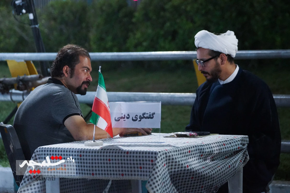 صدمین شب حضور مردم در میدان ولی‌عصر(عج) +تصاویر