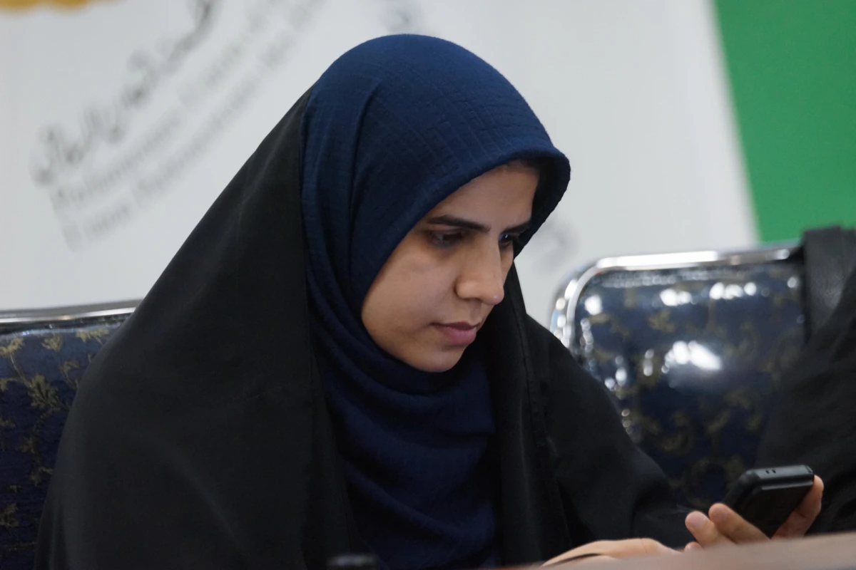 نشست صمیمی سخنگوی مجلس با خبرنگاران +تصاویر