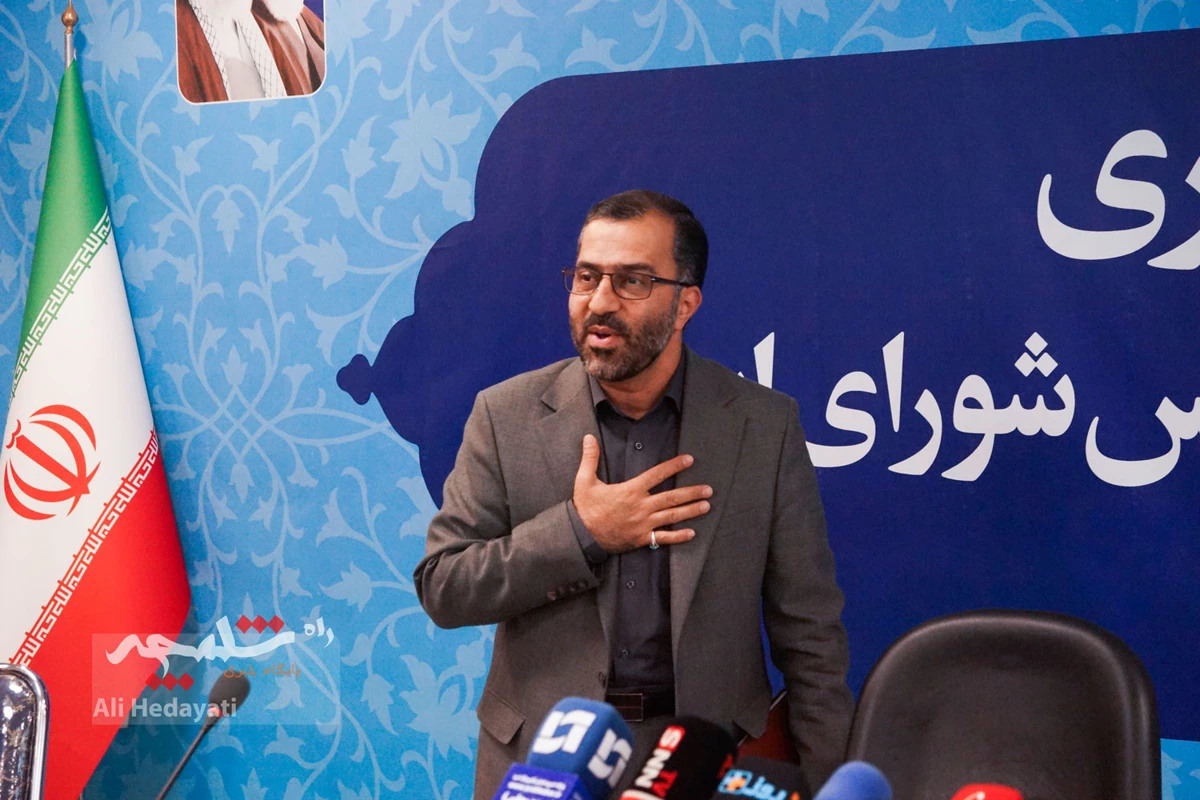 نشست صمیمی سخنگوی مجلس با خبرنگاران +تصاویر