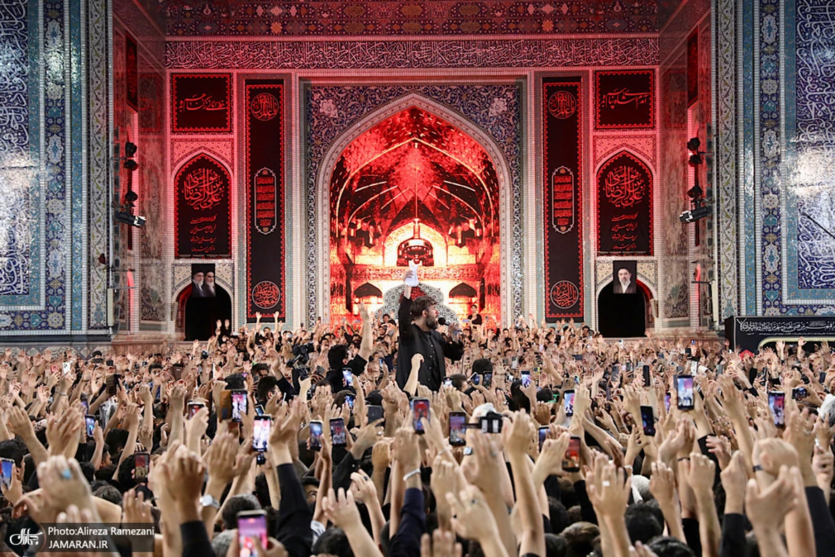مراسم شب شهادت امام رضا (ع) در صحن جامع رضوی 