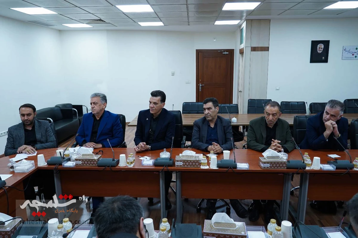 دیدار مخبر با جمعی از نمایندگان اصناف، اتحادیه ها و بازاریان تهران +تصاویر