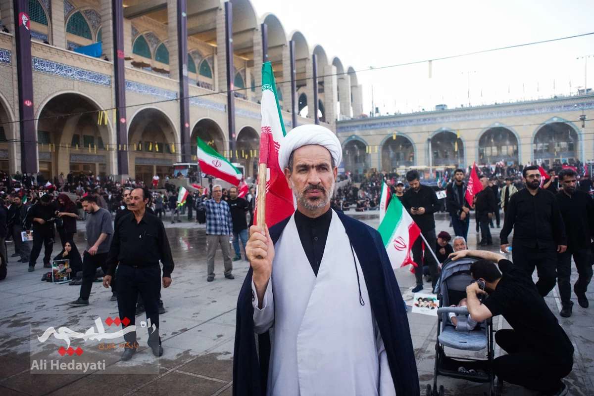 مصلی تهران، قلب تپنده ایران در سوگ رهبر شهید +تصاویر
