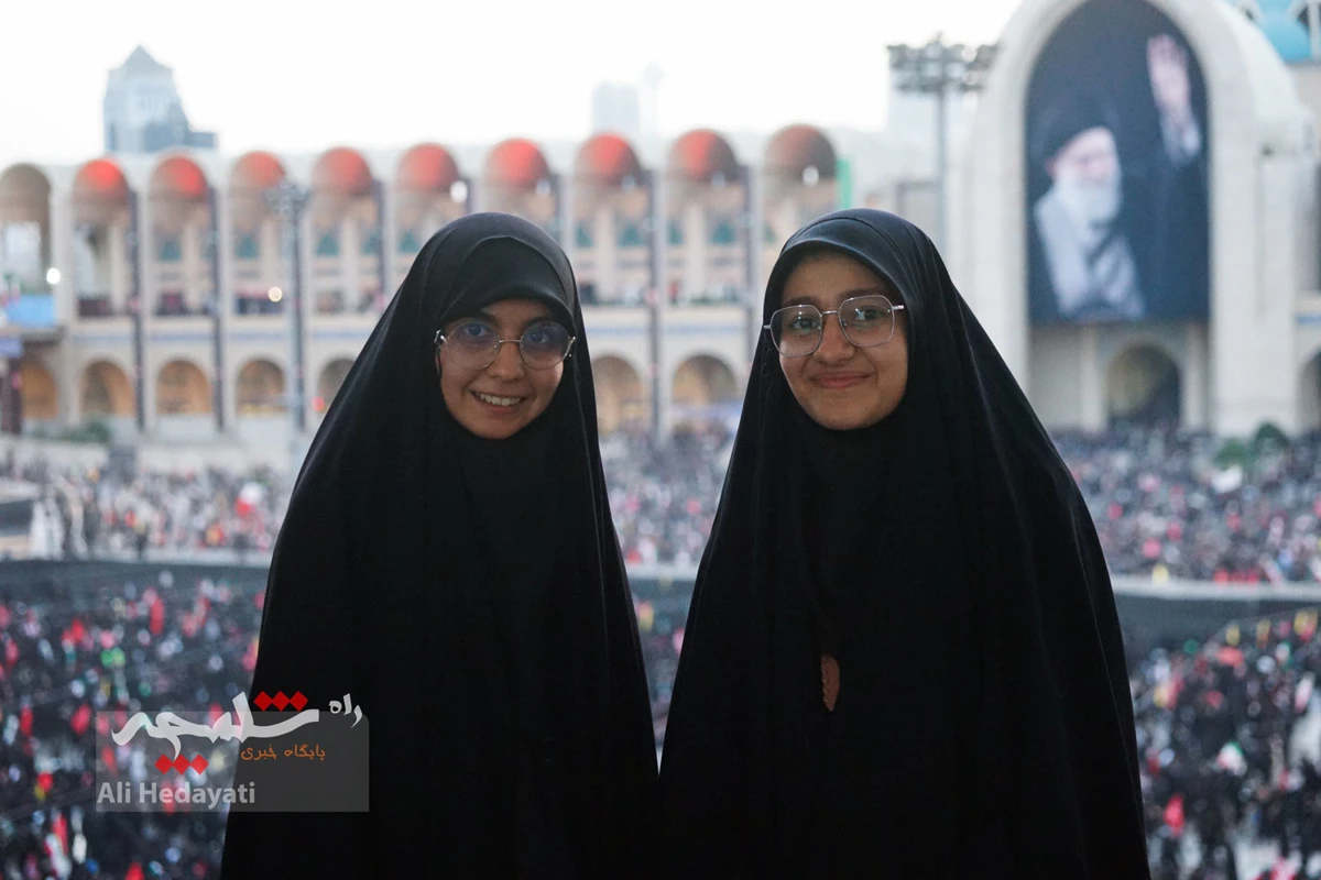 مصلی تهران، قلب تپنده ایران در سوگ رهبر شهید +تصاویر