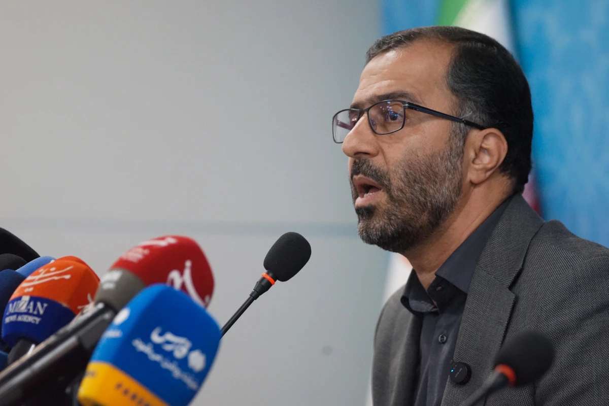 نشست صمیمی سخنگوی مجلس با خبرنگاران +تصاویر