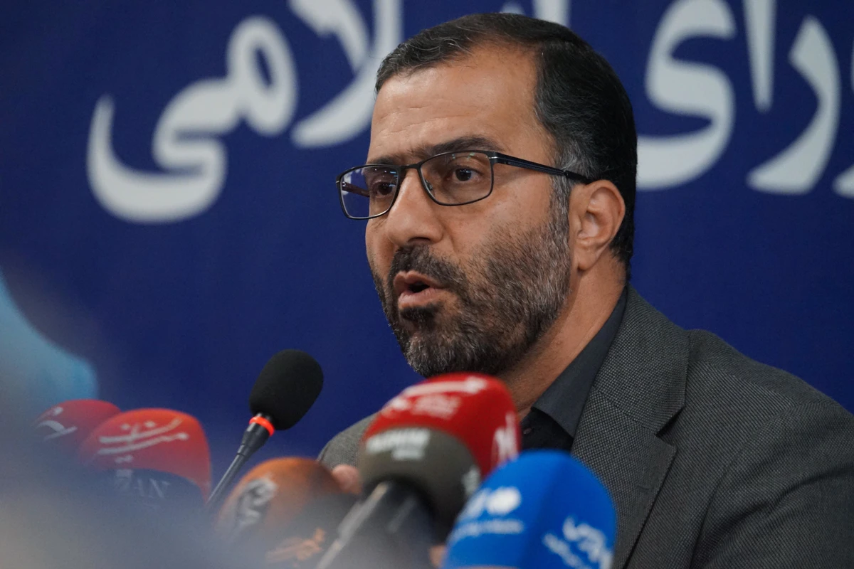 نشست صمیمی سخنگوی مجلس با خبرنگاران +تصاویر