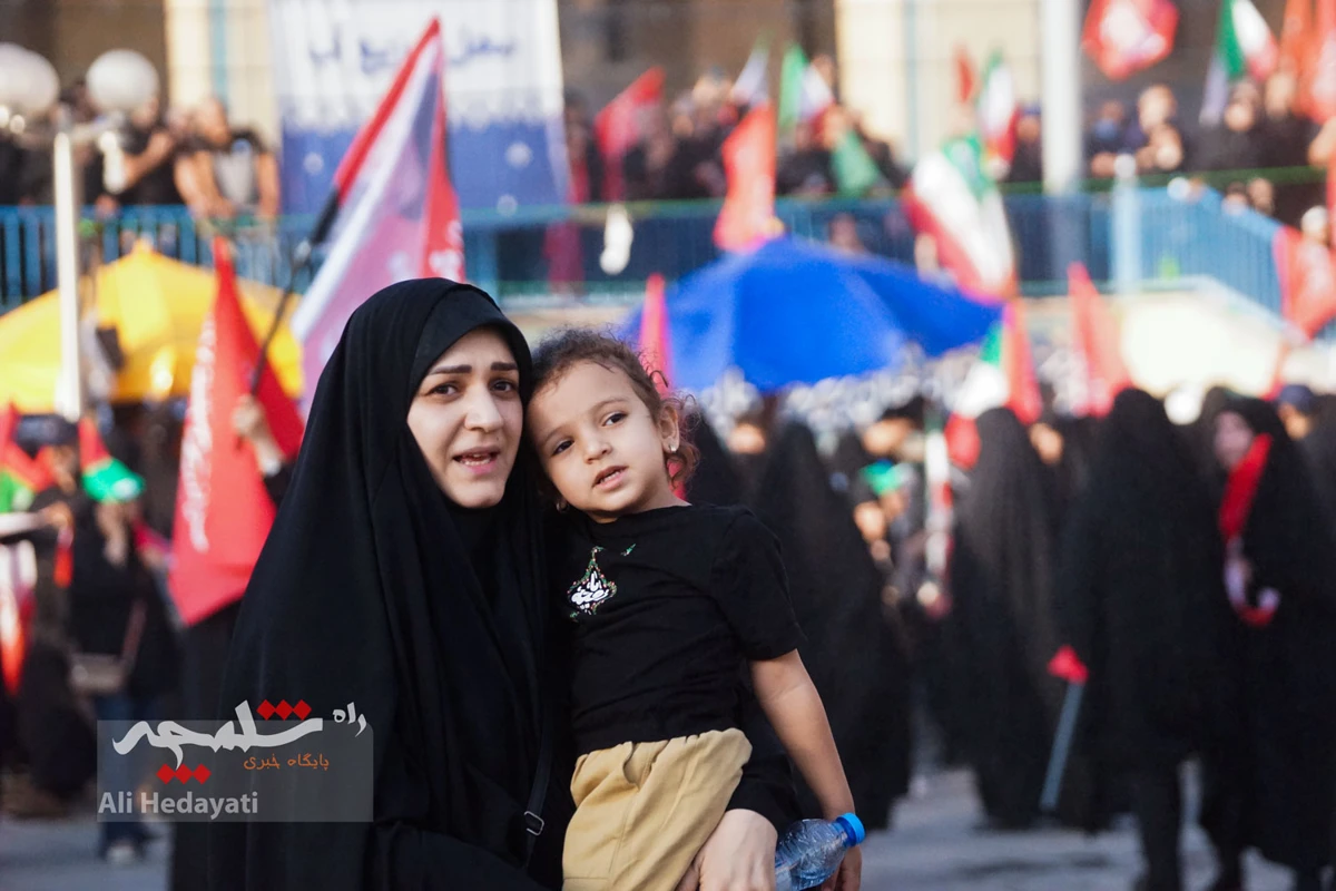 مصلی تهران، قلب تپنده ایران در سوگ رهبر شهید +تصاویر