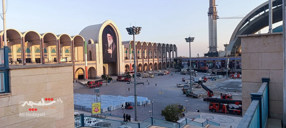 آماده سازی مصلی امام خمینی(ره) محل استقرار پیکر رهبر شهید انقلاب +تصاویر