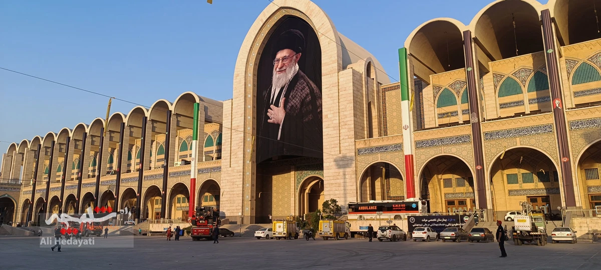 آماده سازی مصلی امام خمینی(ره) محل استقرار پیکر رهبر شهید انقلاب +تصاویر
