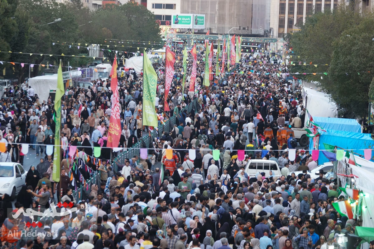 جشن «امت احمد» از میدان هفت تیر تا میدان ولی‌عصر(عج) +تصاویر