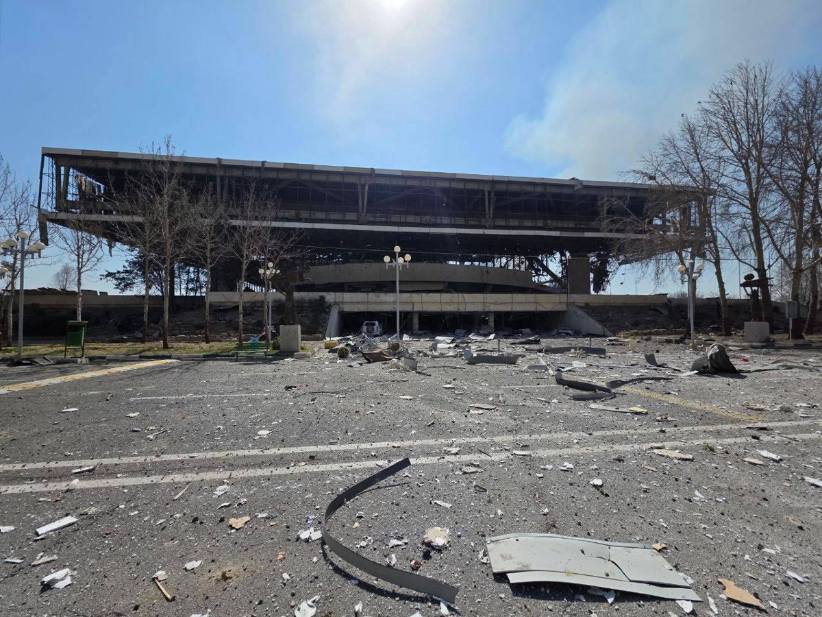 سالن 12 هزارنفری آزادی تخریب شد