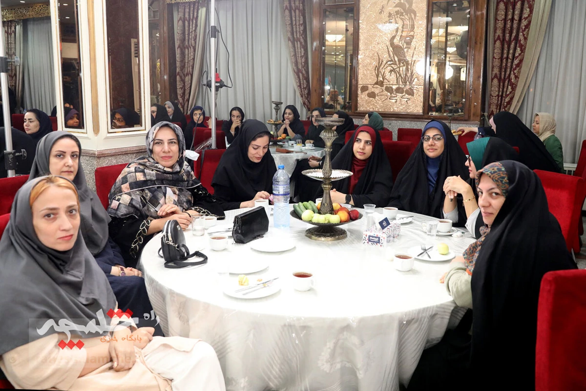 نشست خبرنگاران پارلمانی با حضور رئیس مجلس چه گذشت؟ +تصاویر