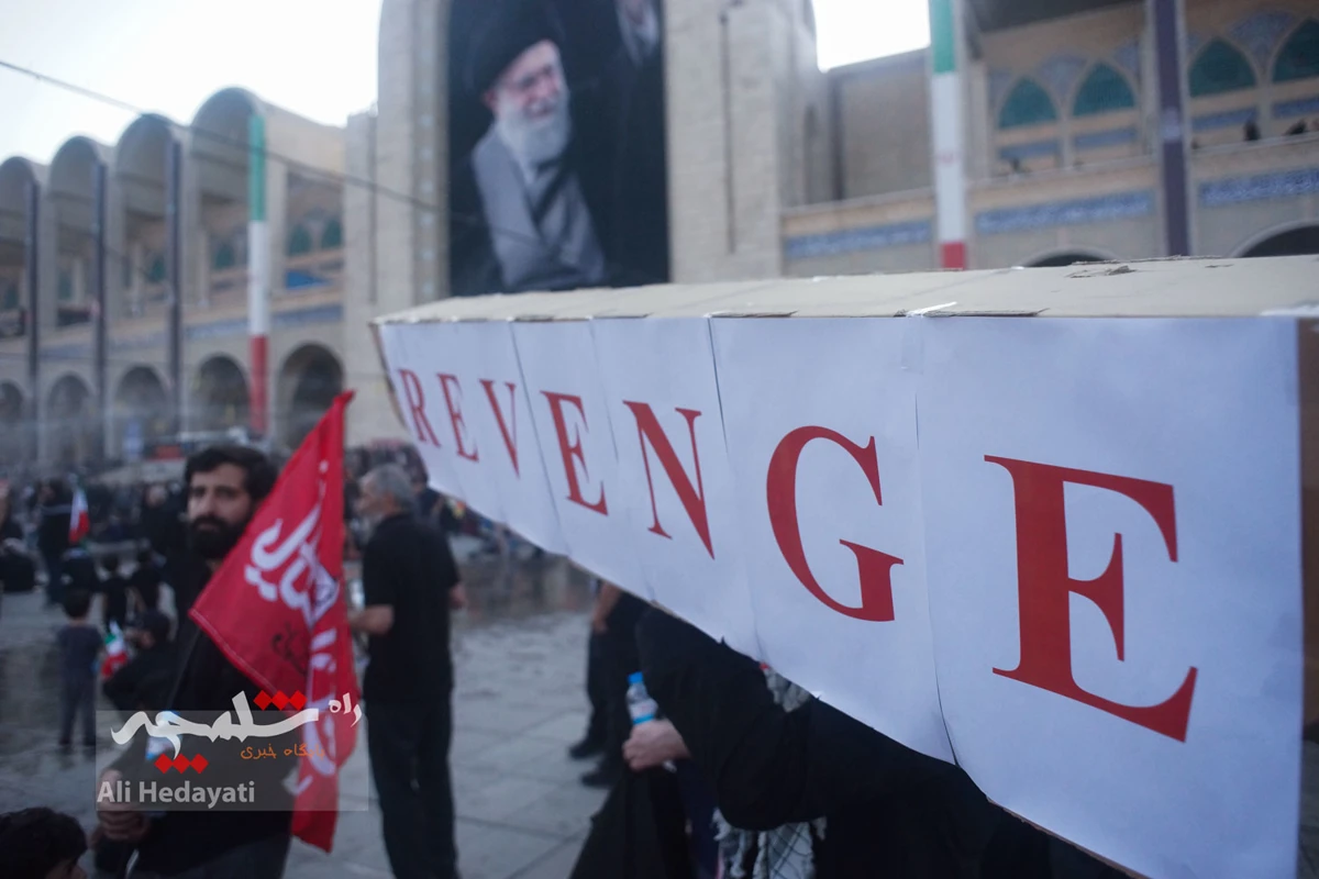 مصلی تهران، قلب تپنده ایران در سوگ رهبر شهید +تصاویر