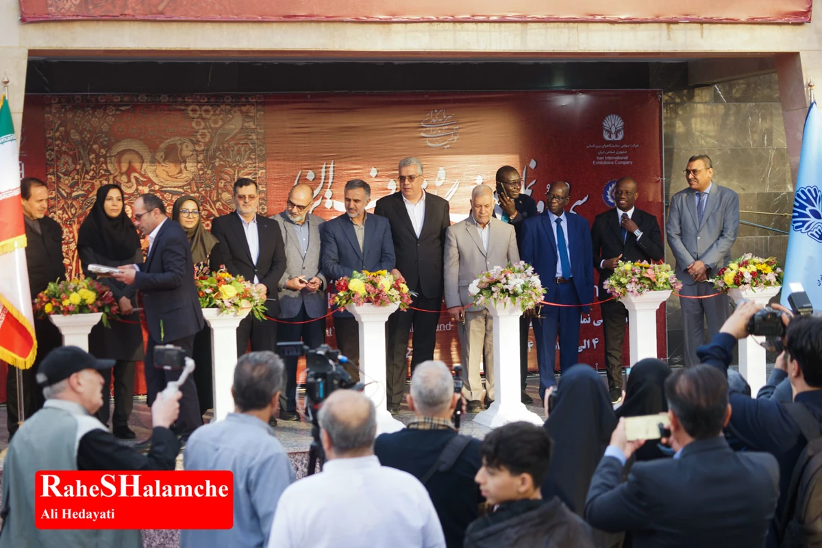 افتتاح نمایشگاه فرش دست‌بافت با حضور شهباز حسن‌پور در تهران +تصاویر