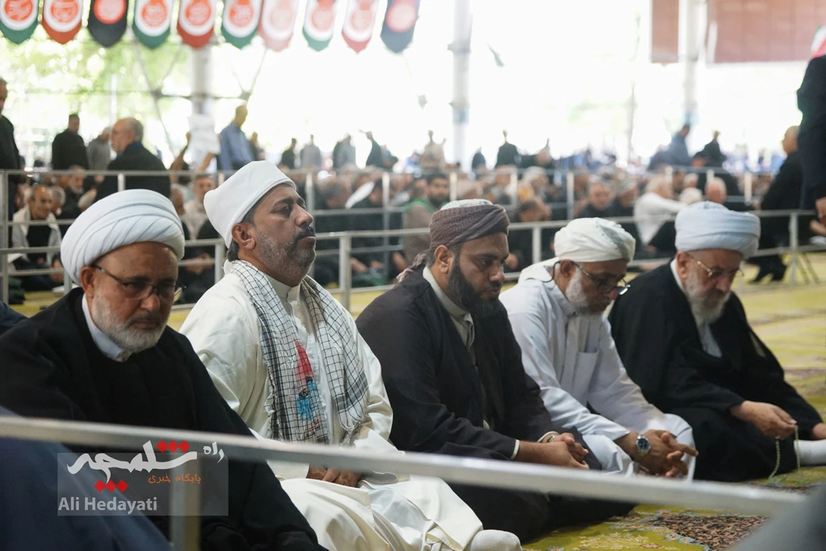 نماز جمعه تهران در آستانه وداع با آقای شهید ایران +تصاویر