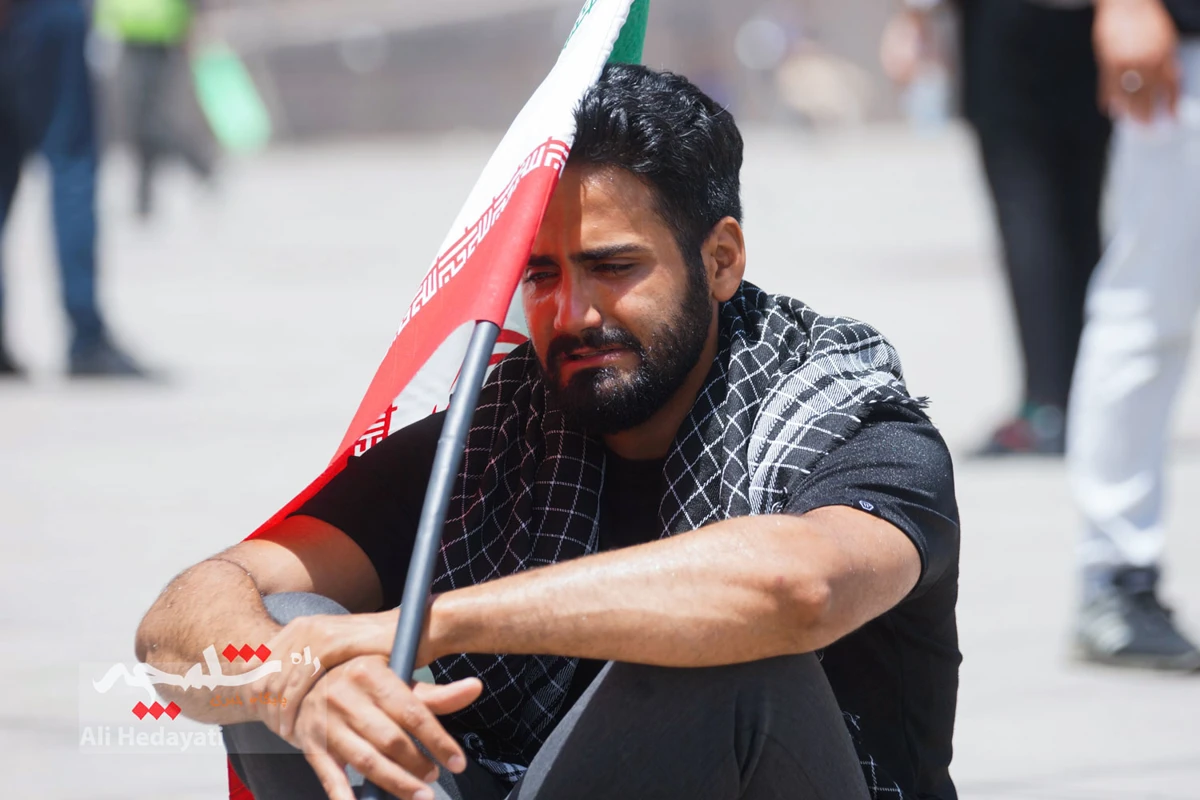 خروش عاشقان خامنه‌ای شهید در مصلای امام خمینی(ره) در مصلی تهران