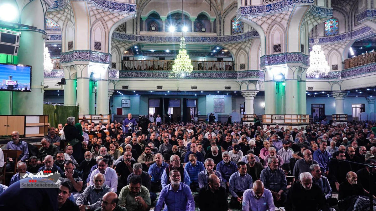 طنین دعای عرفه در حرم شاه عبدالعظیم حسنی(ع) +تصاویر
